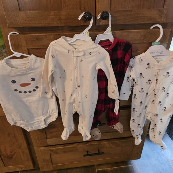 Adorable Baby Onesie Set with Snowman and Plaid Designs- Set Of 4 - Picture 5 of 5
